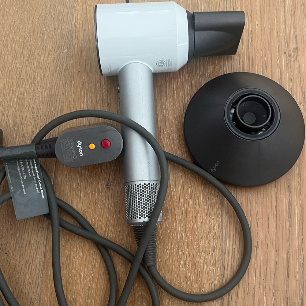 Dyson Supersonic Hair Dryer with diffuser in White and Silver